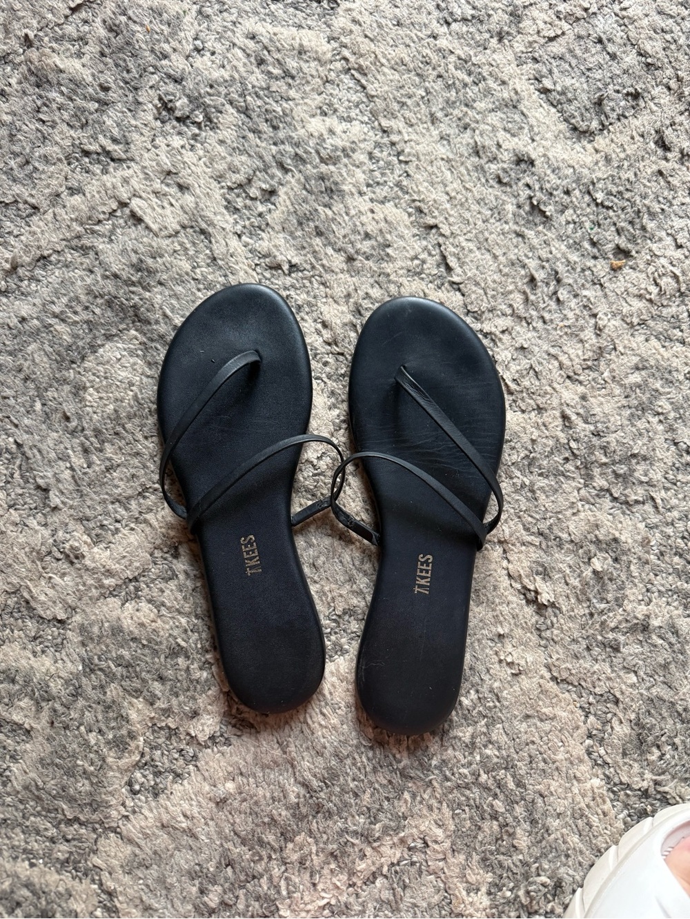 TKEES Black Sarit Cross-Strap Slide Sandals sz: 9
